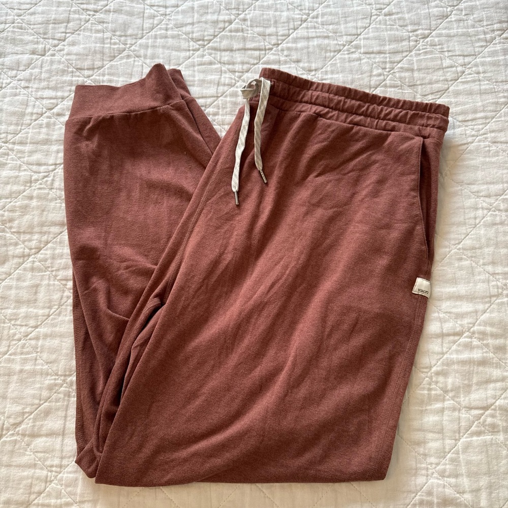 Women’s VUORI performance joggers size XXL